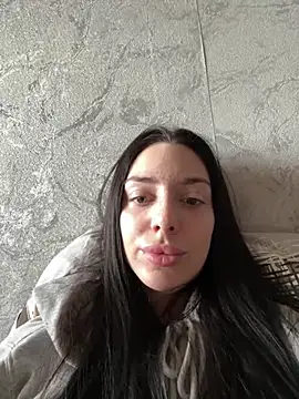 Snapshot of MishellKins chatting on 03.28.26 MishellKins online show from 03.28.26