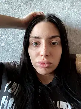 Snapshot of MishellKins chatting on 03.29.26 MishellKins online show from 03.29.26