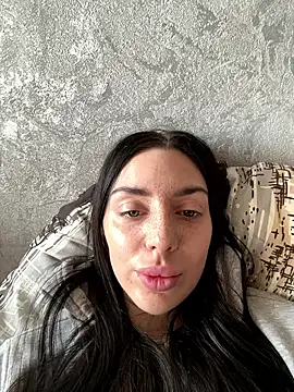 Snapshot of MishellKins chatting on 04.03.26 MishellKins online show from 04.03.26