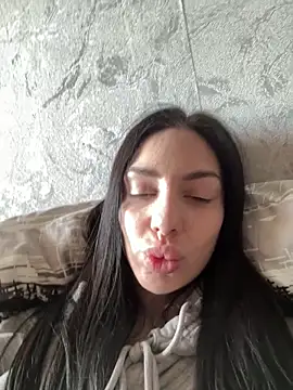 Snapshot of MishellKins chatting on 04.04.26 MishellKins online show from 04.04.26