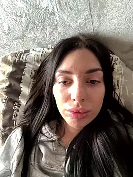 Snapshot of MishellKins chatting on 04.05.26 MishellKins online show from 04.05.26