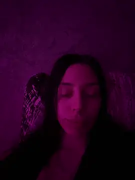 Snapshot of MishellKins chatting on 04.08.26 MishellKins online show from 04.08.26