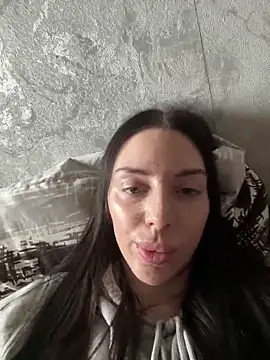 Snapshot of MishellKins chatting on 04.10.26 MishellKins online show from 04.10.26