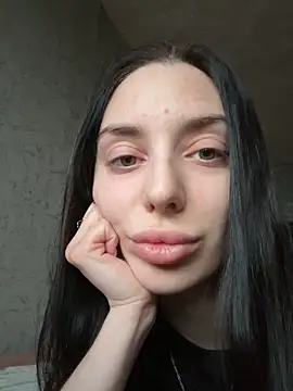 Snapshot of MishellKins chatting on 04.16.26 MishellKins online show from 04.16.26