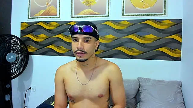 Leon Hotx online show from 04.08.26