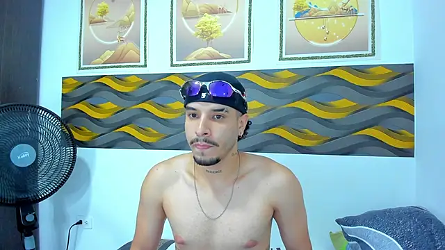 Leon Hotx online show from 04.14.26