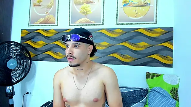 Leon Hotx online show from 04.15.26