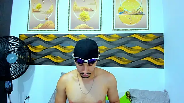 Leon Hotx online show from 05.11.26