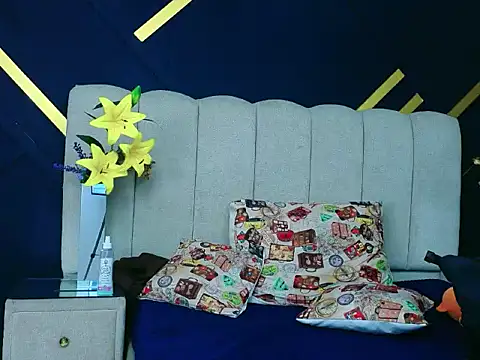 NikiEvanz online show from 04.12.26