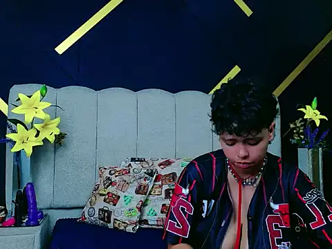 NikiEvanz online show from 04.13.26