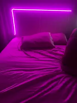 Shynesse21 online show from 04.08.26