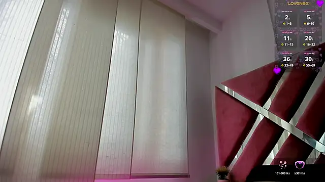 Zoe Evaanss  online show from 04.02.26