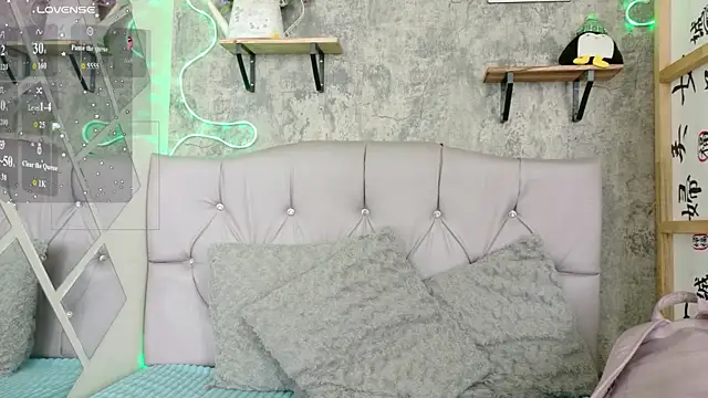 Snapshot of Sophia_xoxo1 chatting on 04.08.26 Sophia xoxo1 online show from 04.08.26