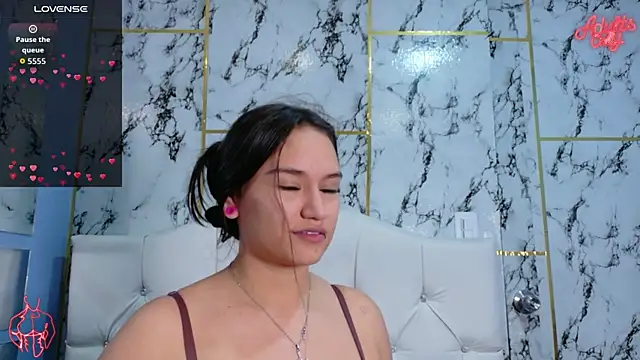 Snapshot of Sophia_xoxo1 chatting on 04.11.26 Sophia xoxo1 online show from 04.11.26