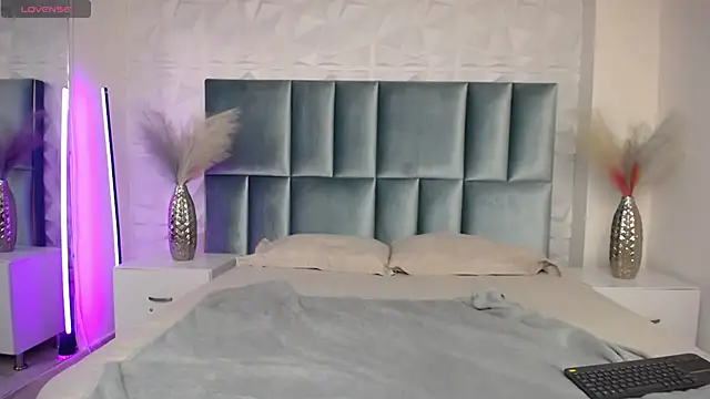 Rachel Wren online show from 03.25.26