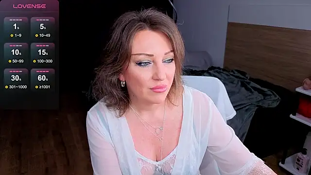 Sirena Fly online show from 04.15.26