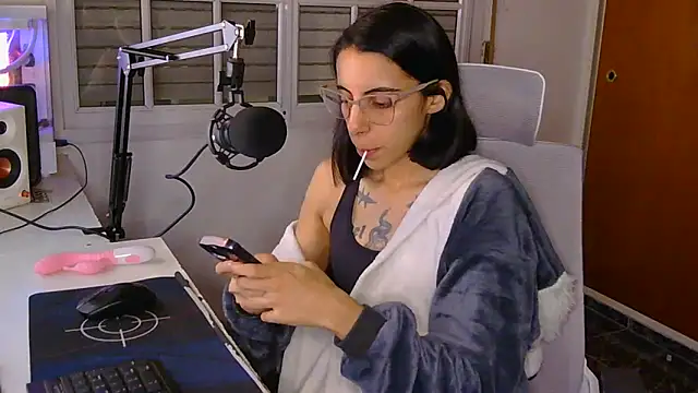 Poison Ivy 29 online show from 04.09.26