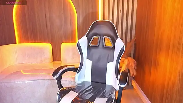 Lia queen tx online show from 04.10.26