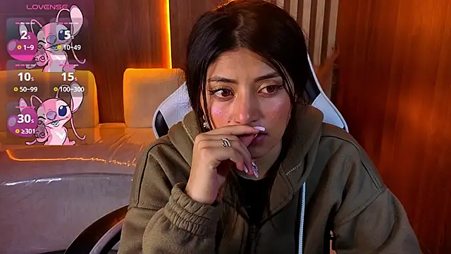 Lia queen tx online show from 04.17.26