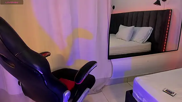 selena  smith1 online show from 03.22.26