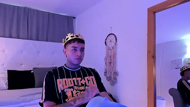 Thiago 2003  online show from 03.31.26