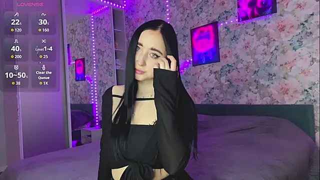 Snapshot of LizzyMooore chatting on 04.04.26 LizzyMooore online show from 04.04.26