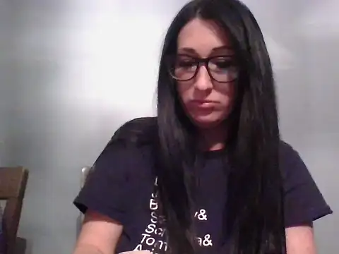 Snapshot of TheVictoriaWolf chatting on 04.09.26 TheVictoriaWolf online show from 04.09.26