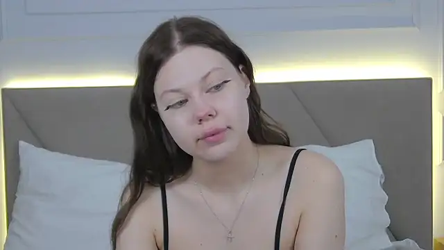 Sophie Rays online show from 04.17.26