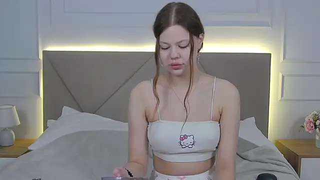 Sophie Rays online show from 05.08.26