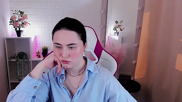 NoraLumi online show from 04.21.26