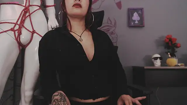 Regina Iris online show from 04.08.26