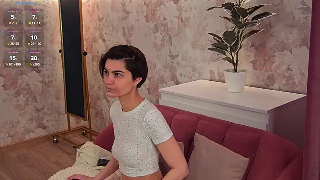 Luna Williams  online show from 04.11.26