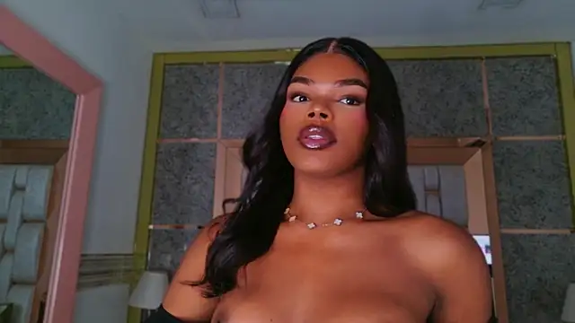 Snapshot of Gisela_Valencia chatting on 07.18.26 Gisela Valencia online show from 07.18.26