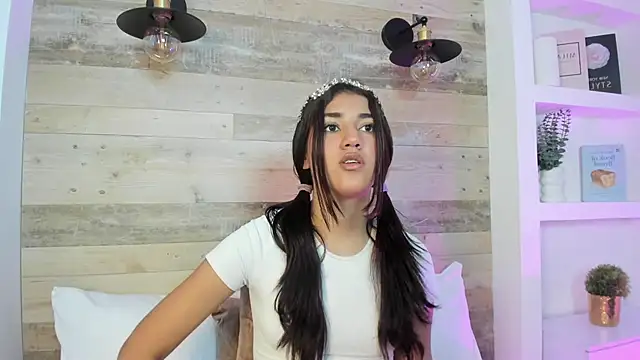 cristin collins online show from 06.12.26