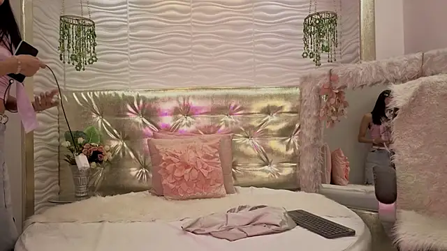 MaddyCooper  online show from 04.15.26