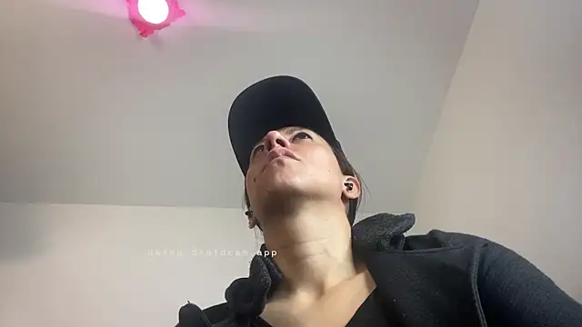 ItsAmara online show from 04.10.26