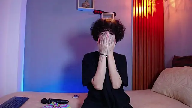 JuneBlake  online show from 03.25.26