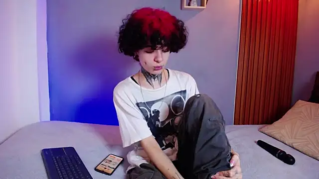 JuneBlake  online show from 04.01.26