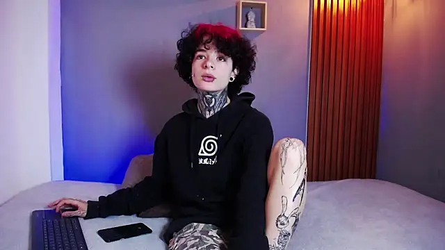 JuneBlake  online show from 04.09.26