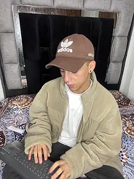 Snapshot of Brax_Valencia chatting on 03.24.26 Brax Valencia online show from 03.24.26