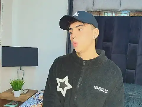 Snapshot of Brax_Valencia chatting on 03.27.26 Brax Valencia online show from 03.27.26