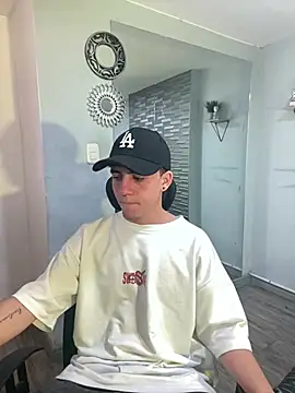 Snapshot of Brax_Valencia chatting on 03.31.26 Brax Valencia online show from 03.31.26