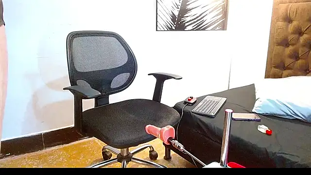 MAGUIRRE 2011 online show from 04.11.26