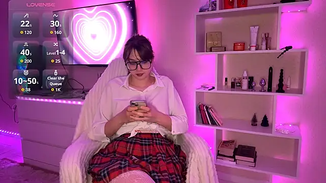 Olivia 132 online show from 04.10.26