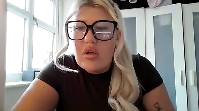 Snapshot of Lexi_Laura chatting on 03.20.26 Lexi Laura online show from 03.20.26