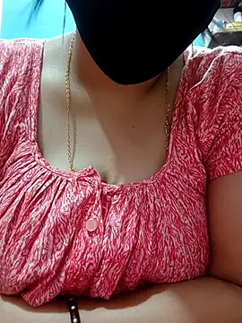 tulidas96778 online show from 04.16.26