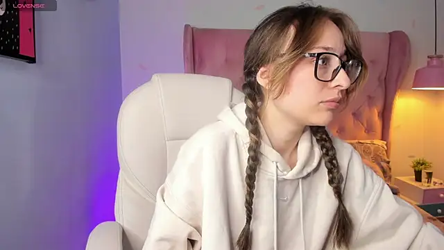 camille eyes online show from 04.16.26