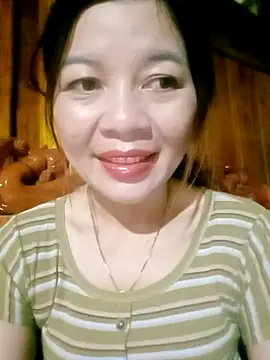 Yiyi102300 online show from 04.12.26