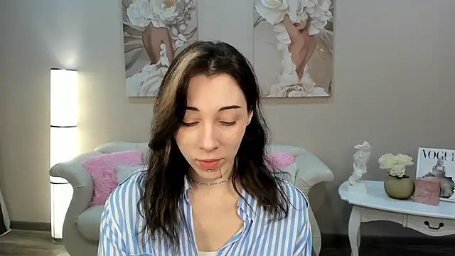 LeilaTaylors online show from 04.02.26