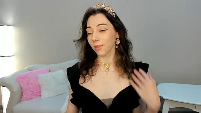 LeilaTaylors online show from 04.03.26